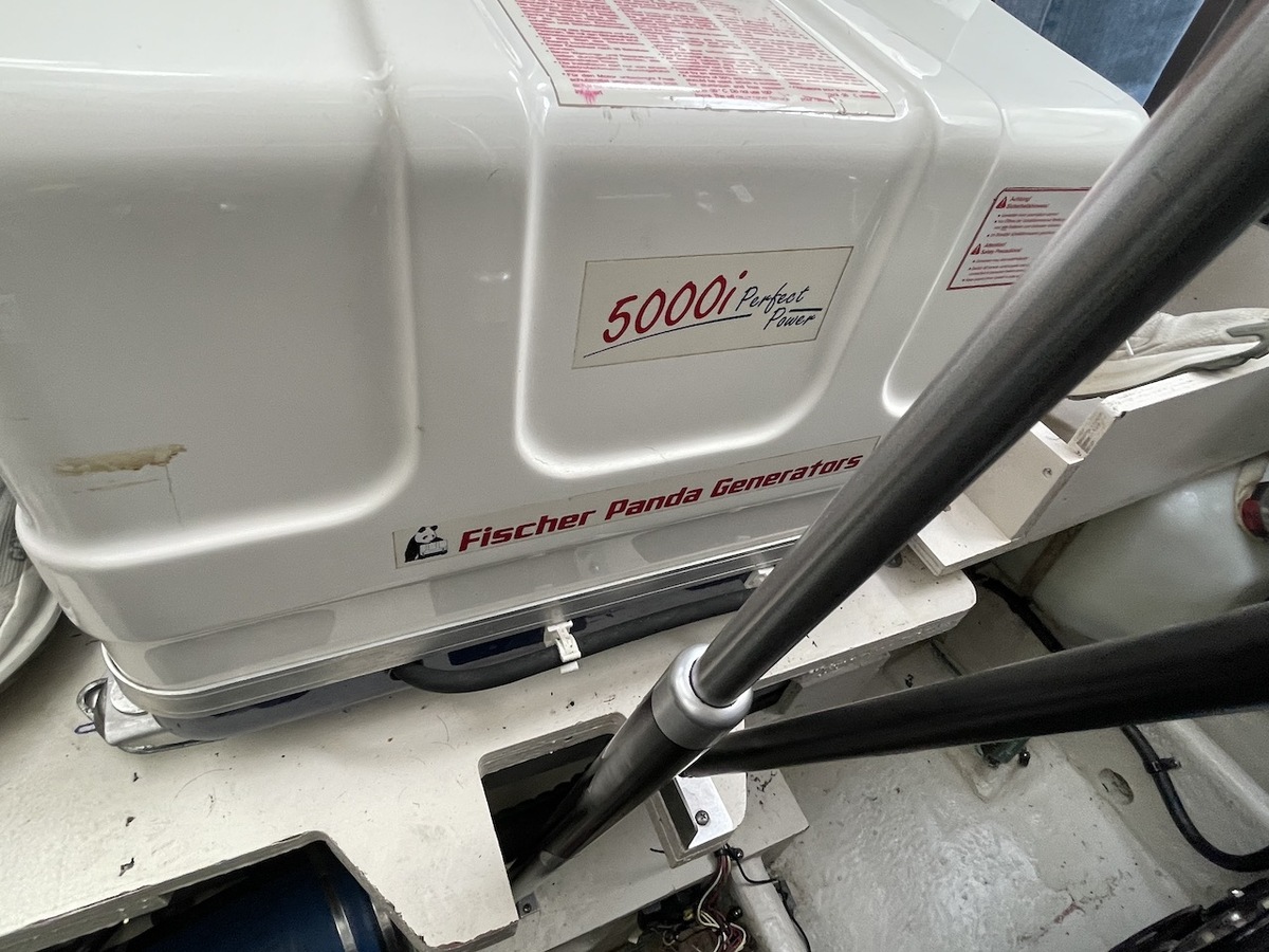 foto: 16 Bayliner  335 Cruiser