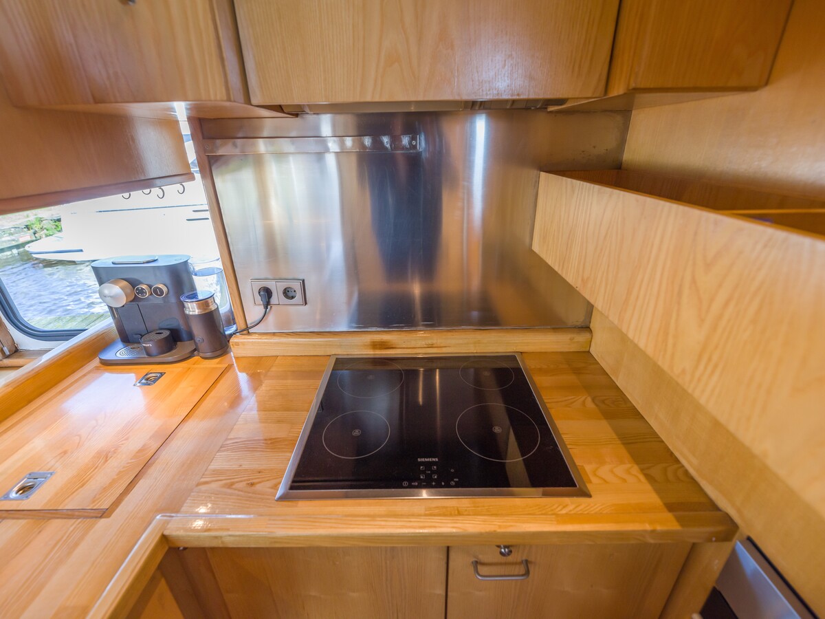 foto: 11 Vripack  Trawler 15.75 