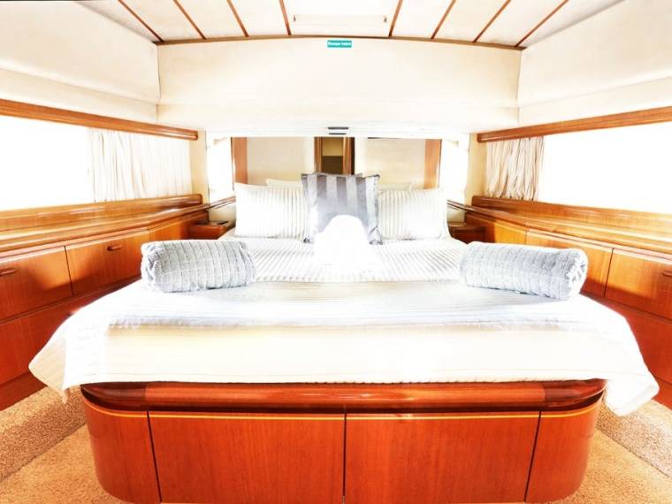 foto: 21 Ferretti 210 Fly