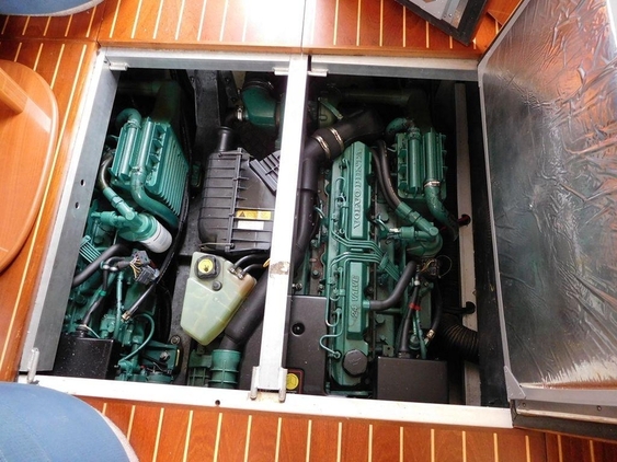 foto: 20 Sealine F 37