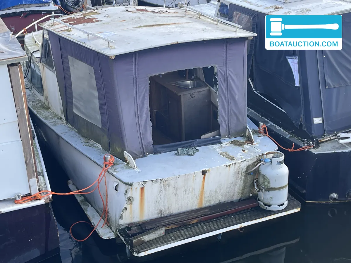 foto: 6 Motorboat 700