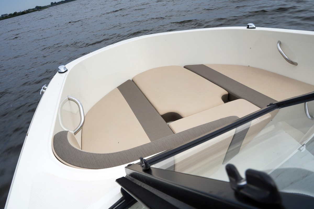 foto: 18 Bayliner VR4