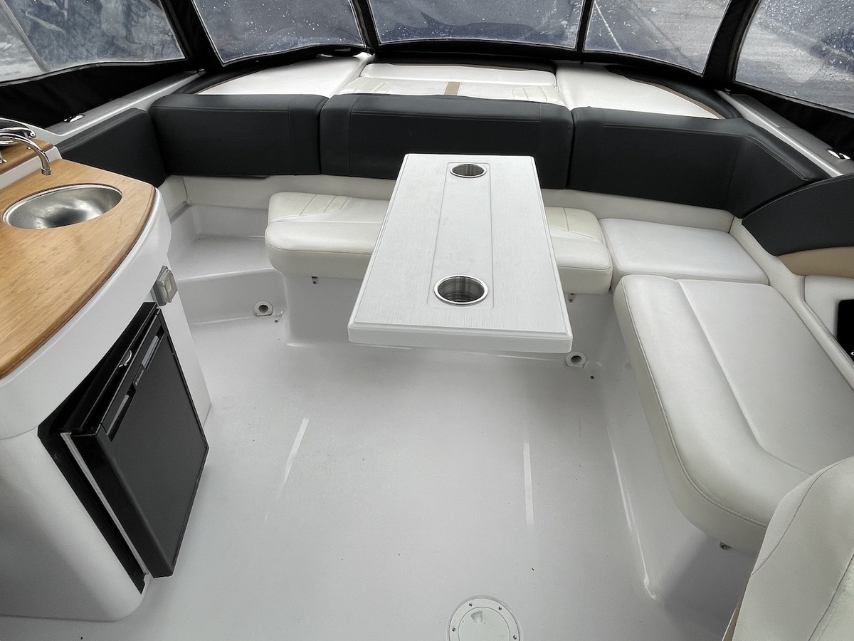 foto: 11 Four Winns 265 S