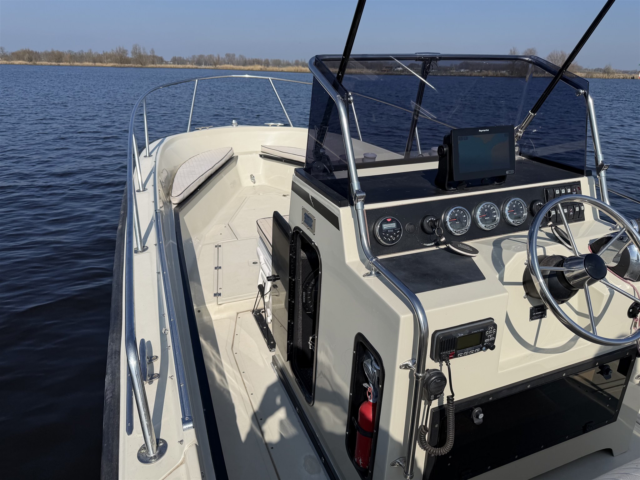 foto: 21 Boston Whaler OUTRAGE 25