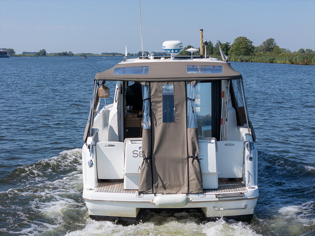 foto: 25 Jeanneau NC 9