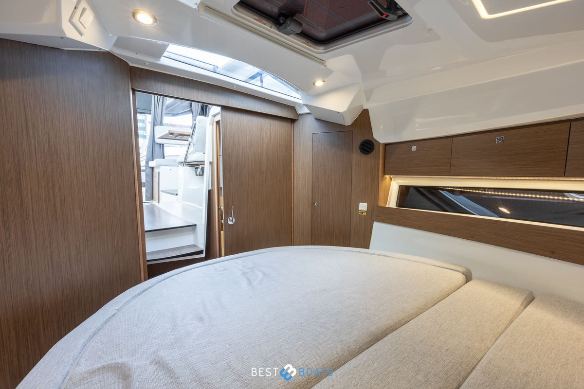 foto: 23 Jeanneau 895 MERRY FISHER
