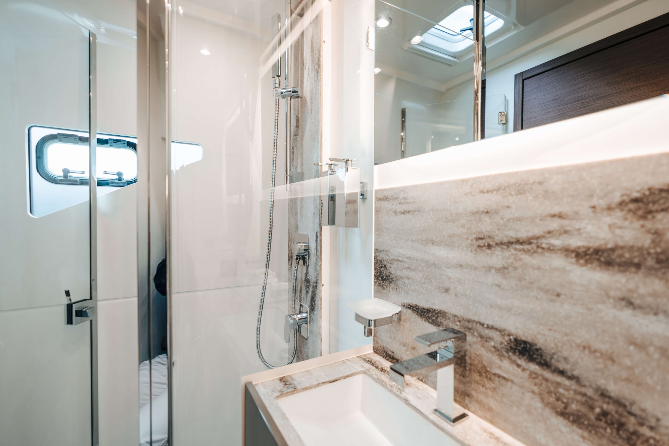 foto: 21 Prestige M48