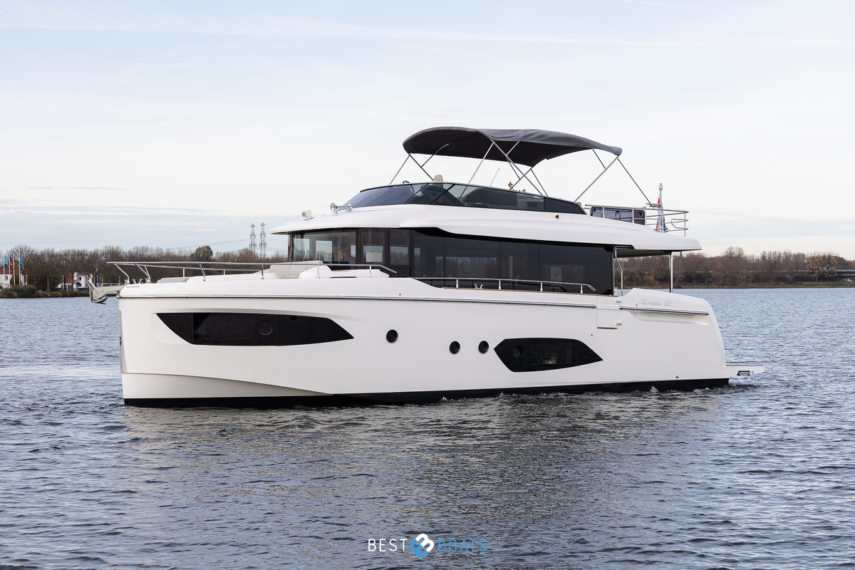 foto: 56 Absolute  Navetta 52
