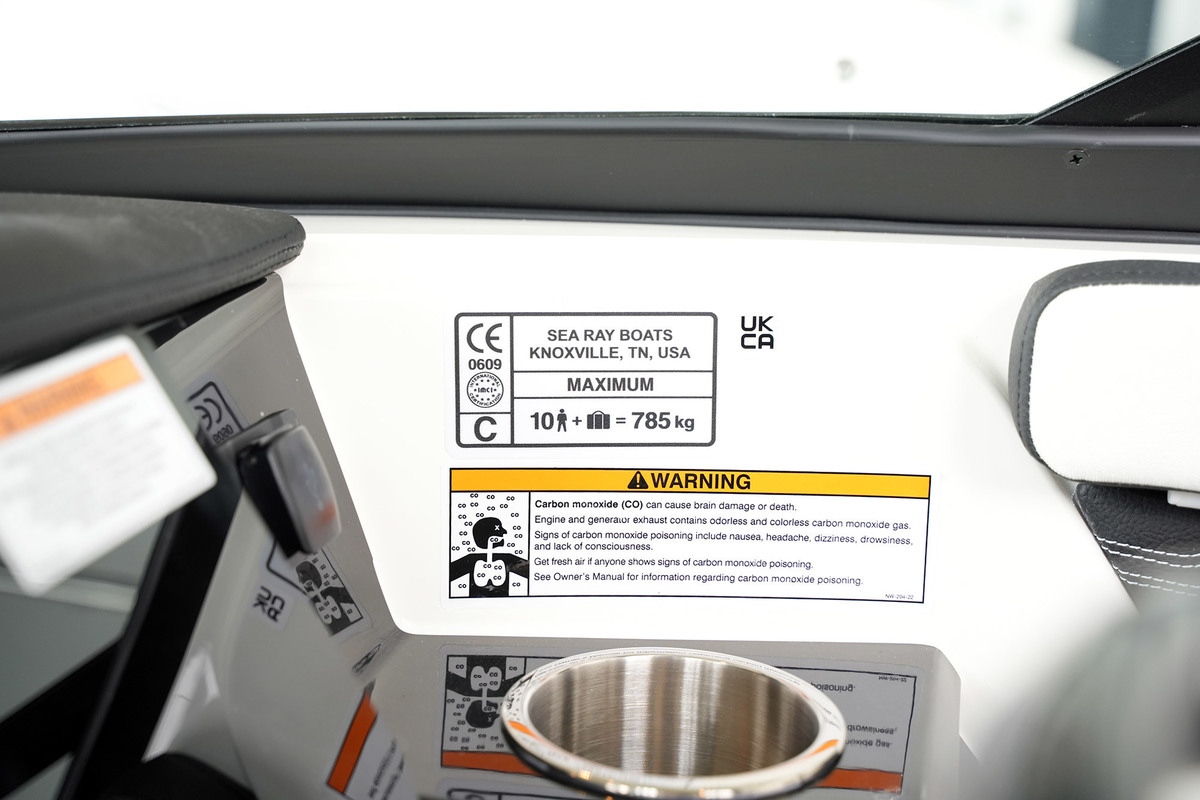 foto: 36 Sea Ray SPX 210 