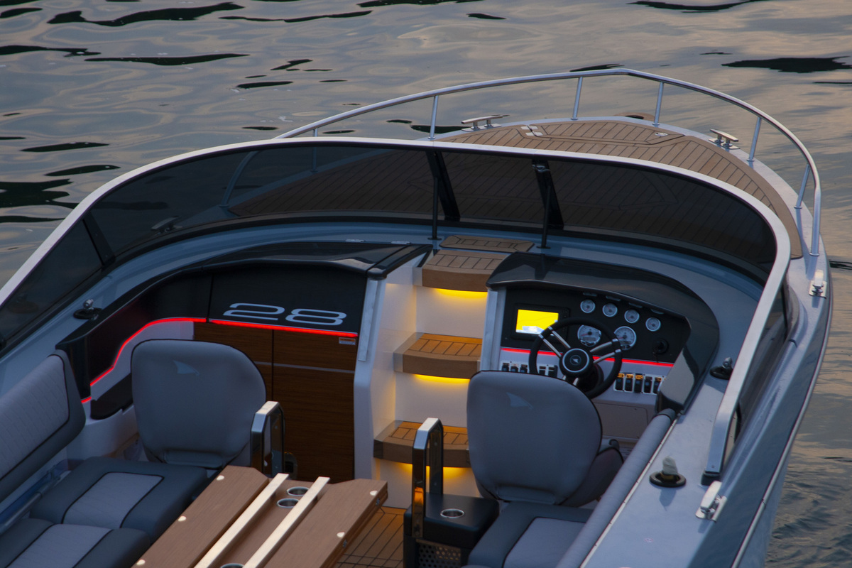 foto: 41 Alfastreet Marine 28 Cabin Electric