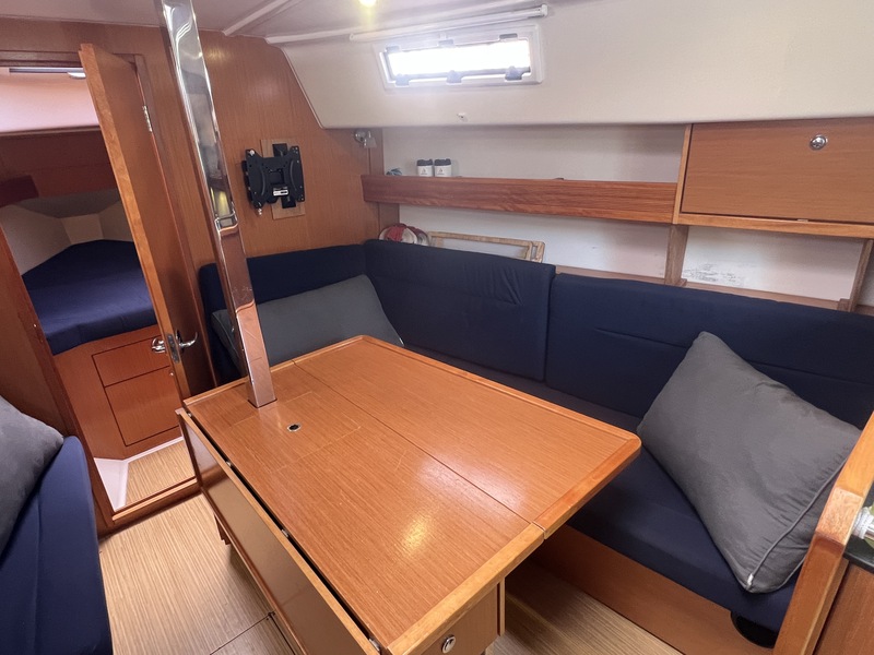foto: 14 Bavaria Cruiser 32