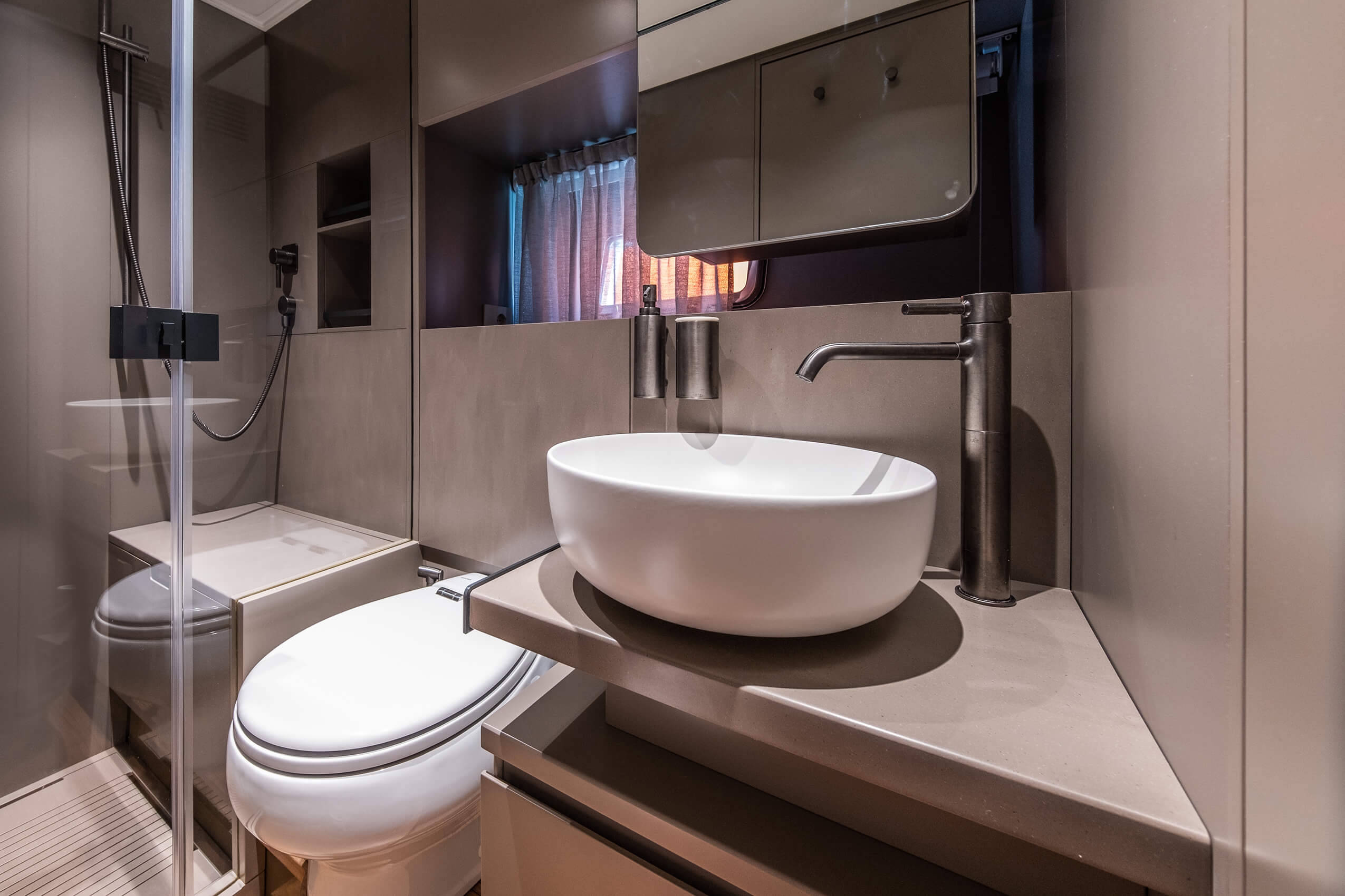 foto: 13 Bluegame BG54