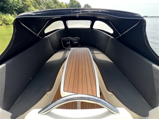 foto: 9 Corsiva 690 Tender