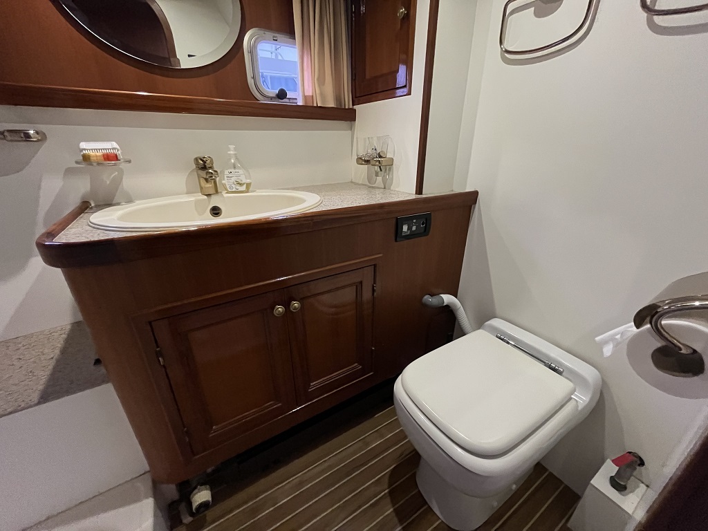 foto: 25 Blauwe Hand Trawler 1400