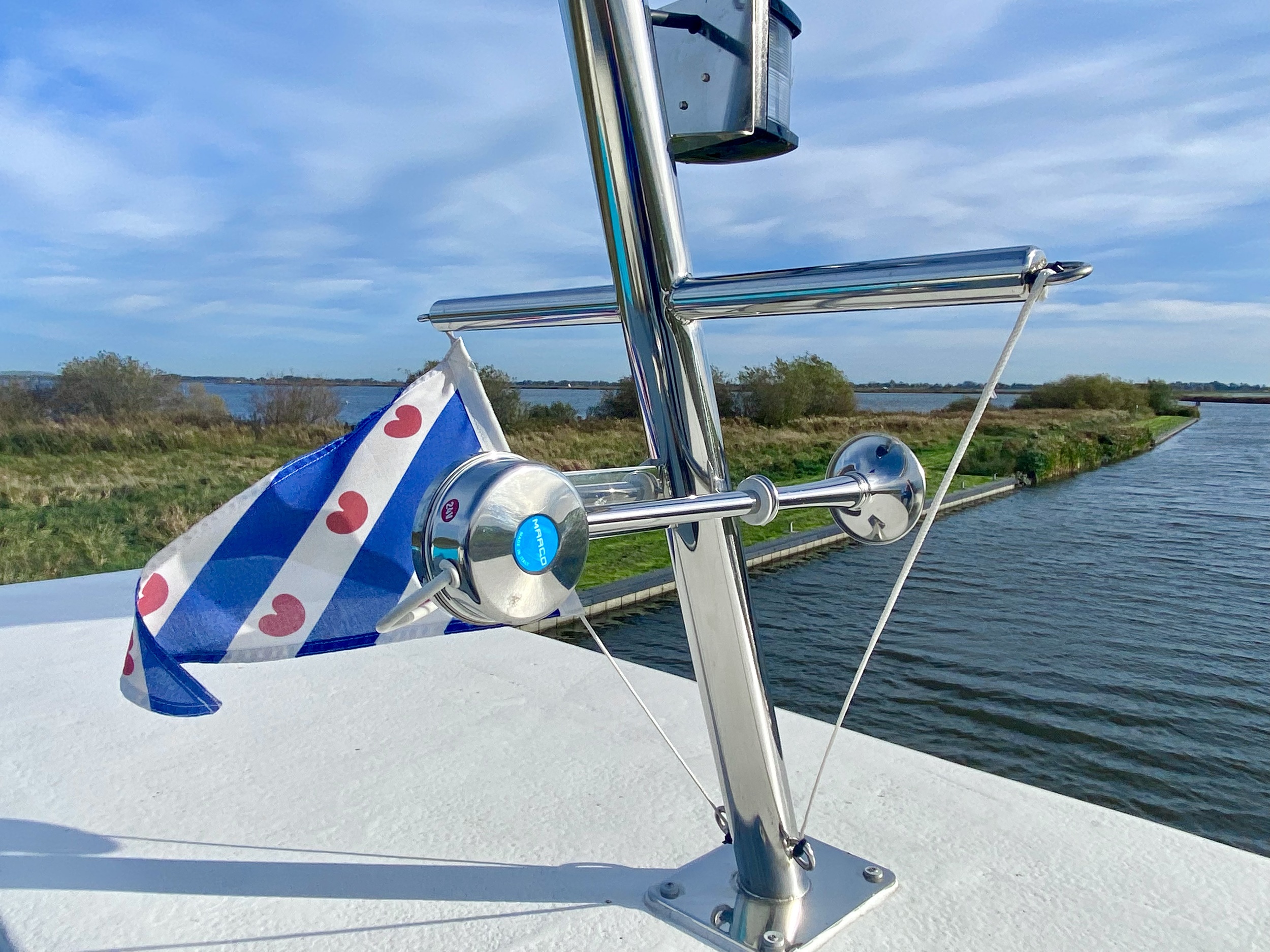 foto: 34 HOMESHIP VaarLoft Volledig Elektrische Houseboat