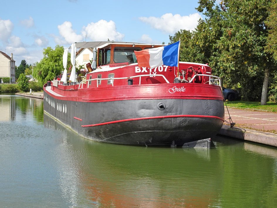 foto: 46 Spits Varend Woonschip 30.53 met UBC
