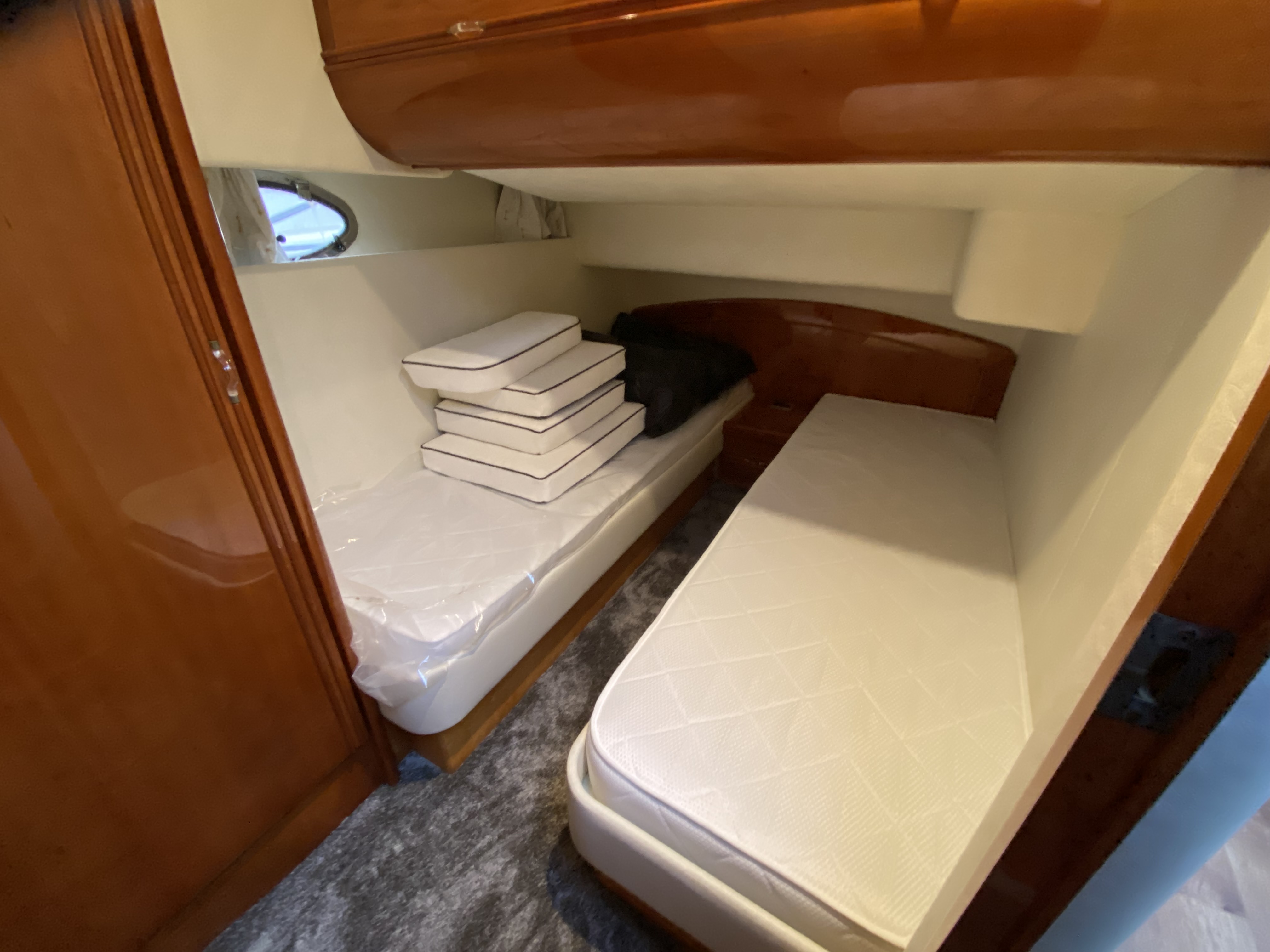 foto: 24 Astondoa  40 Fly