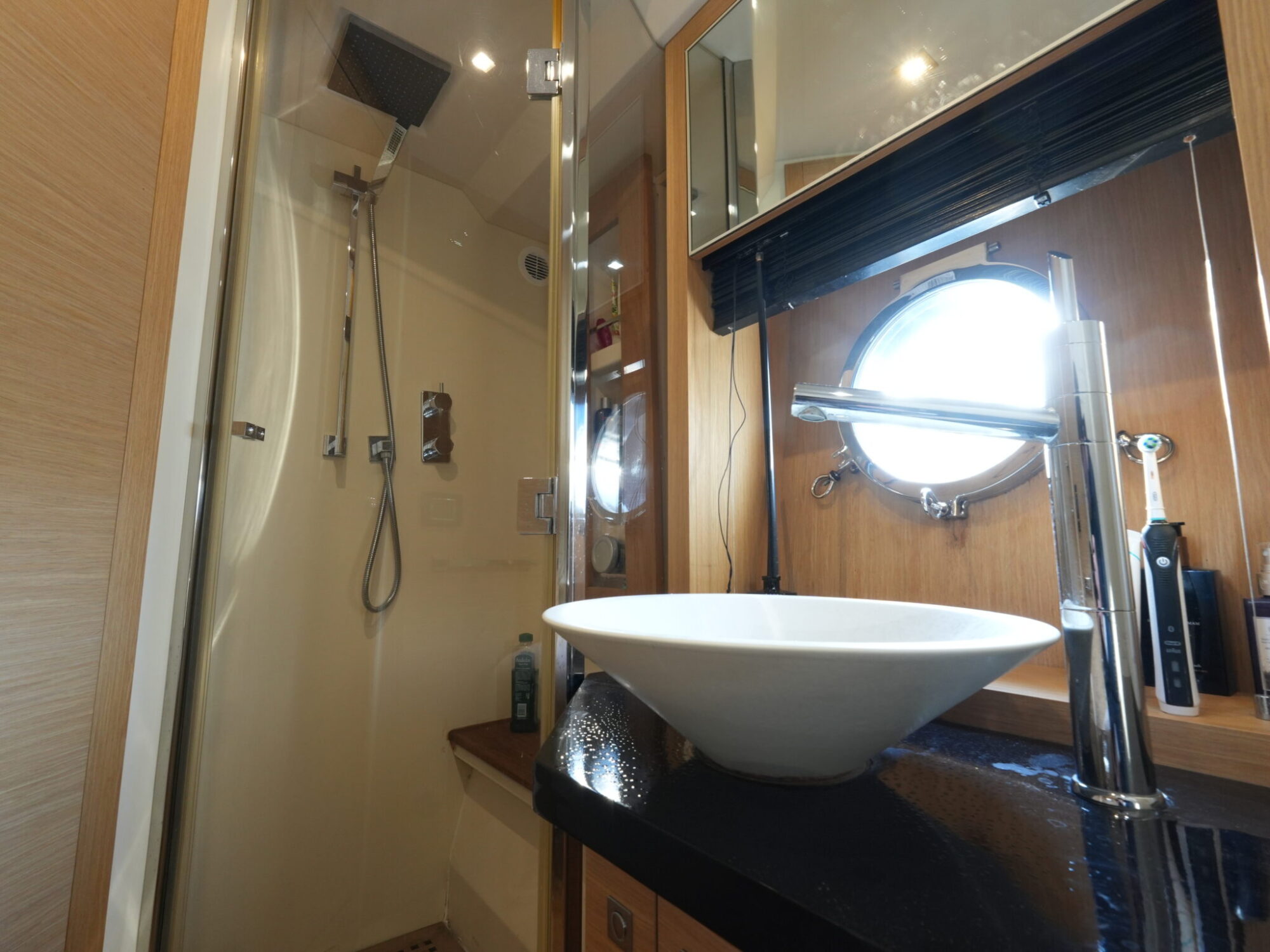 foto: 94 Sessa Sessa C46 HT IPS