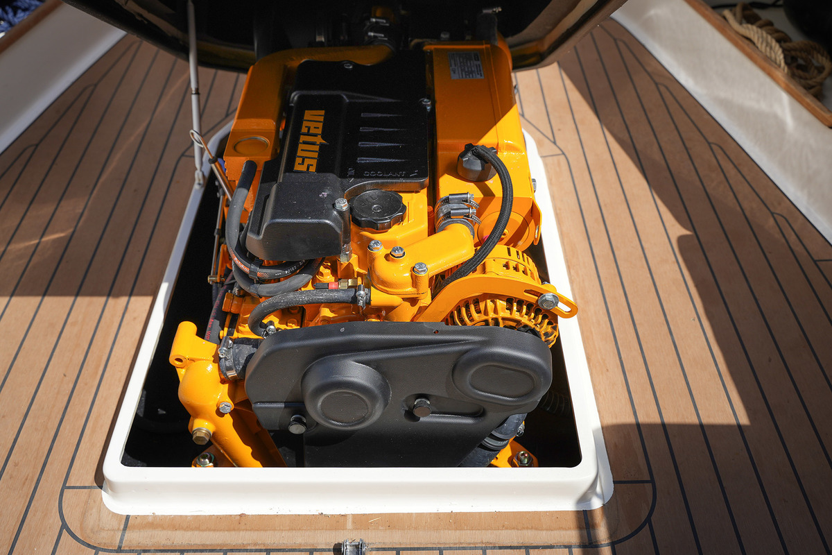 foto: 26 Interboat Intender 820