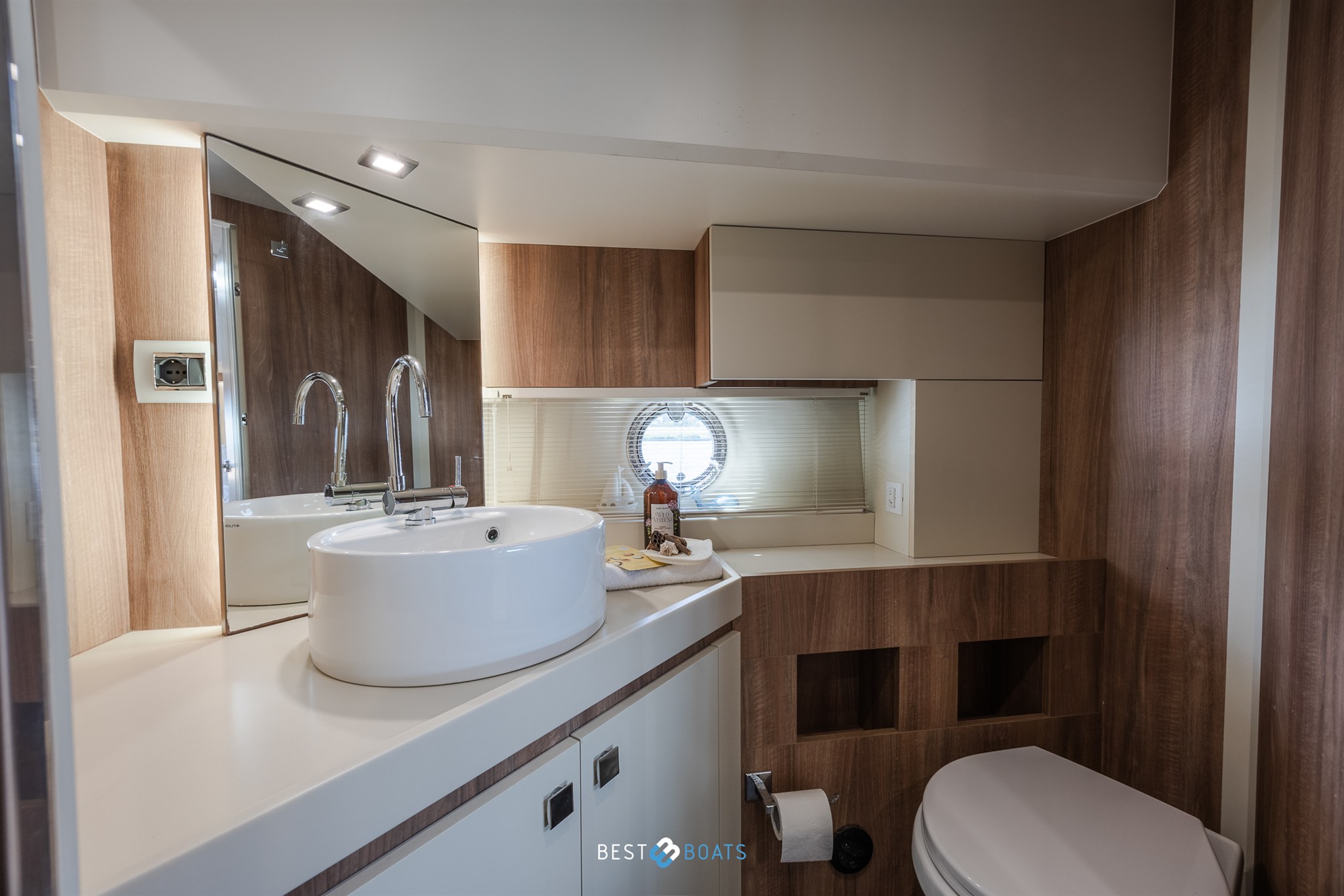 foto: 37 Cranchi Eco Trawler 43 Long Distance