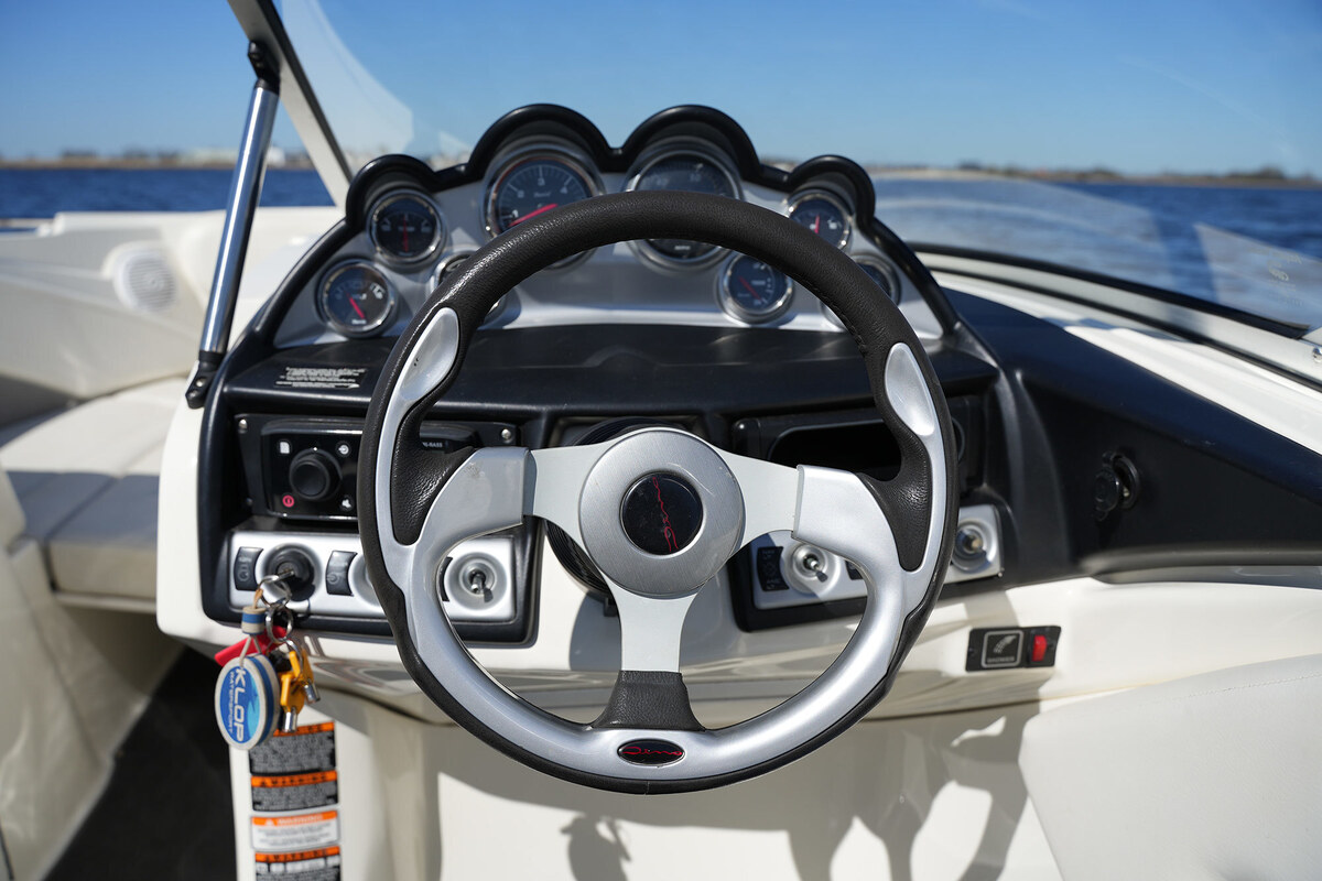 foto: 18 Bayliner 225