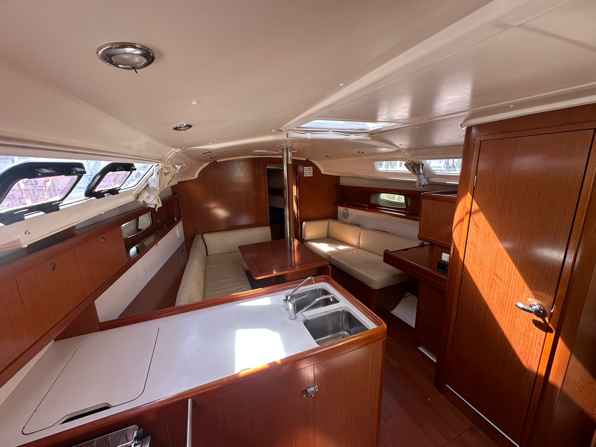 foto: 27 Beneteau Oceanis 37