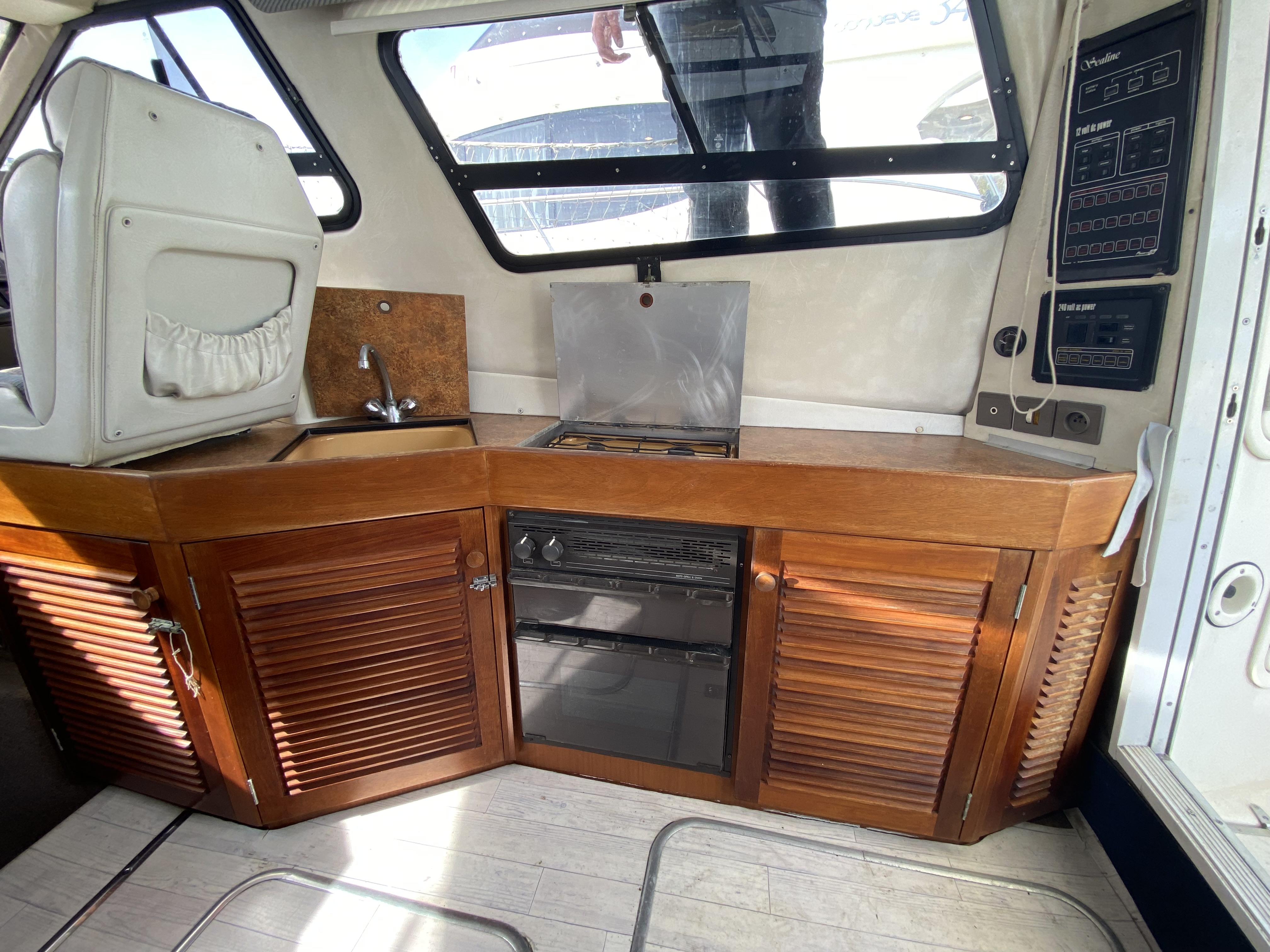 foto: 11 Sealine 305 Fly