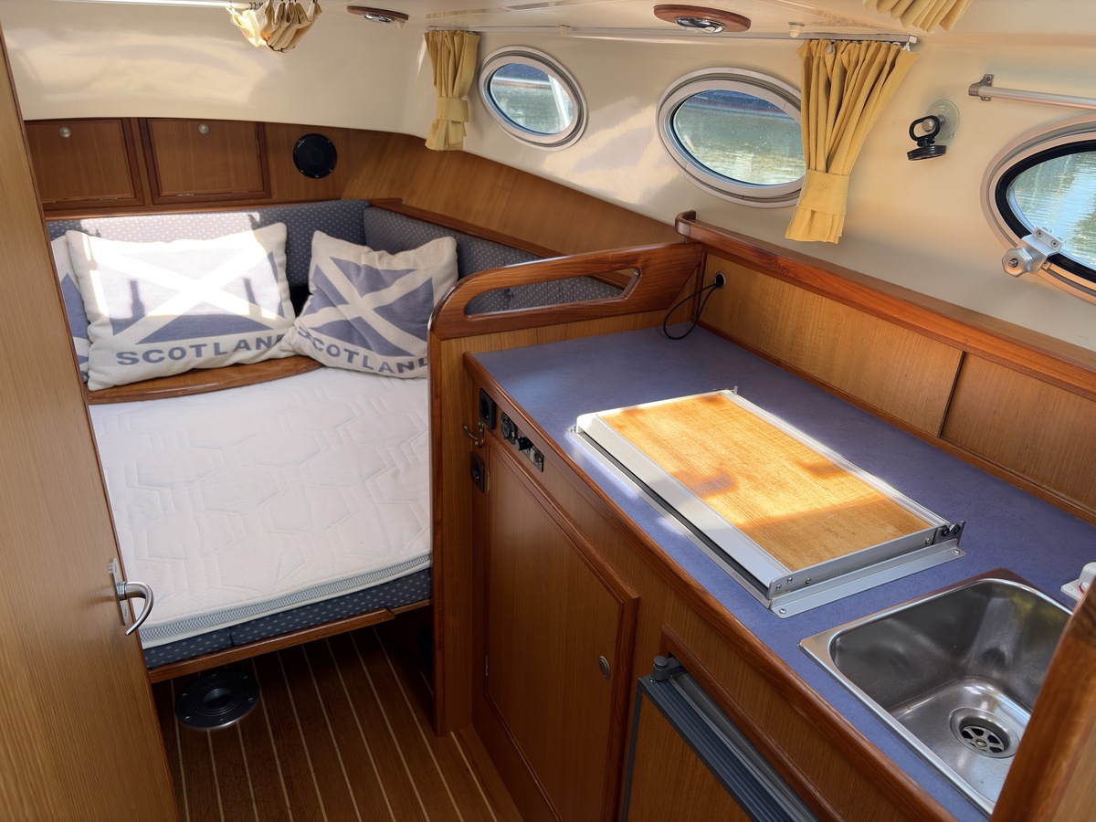 foto: 12 Maril  900 Classic 