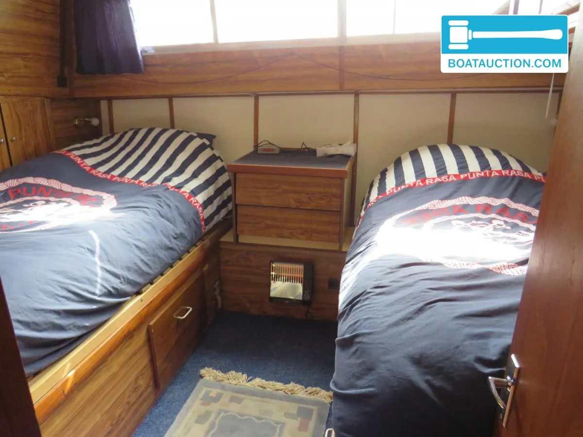 foto: 13 Chris Craft Catalina 35 DC