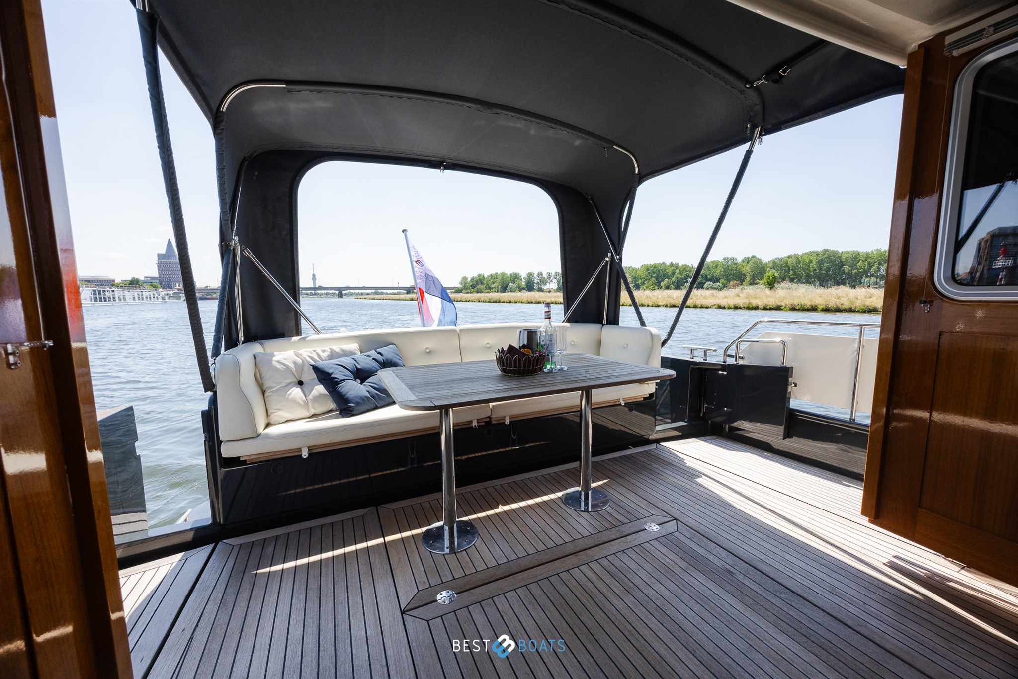 foto: 25 Linssen Grand Sturdy 470 Sedan Wheelhouse