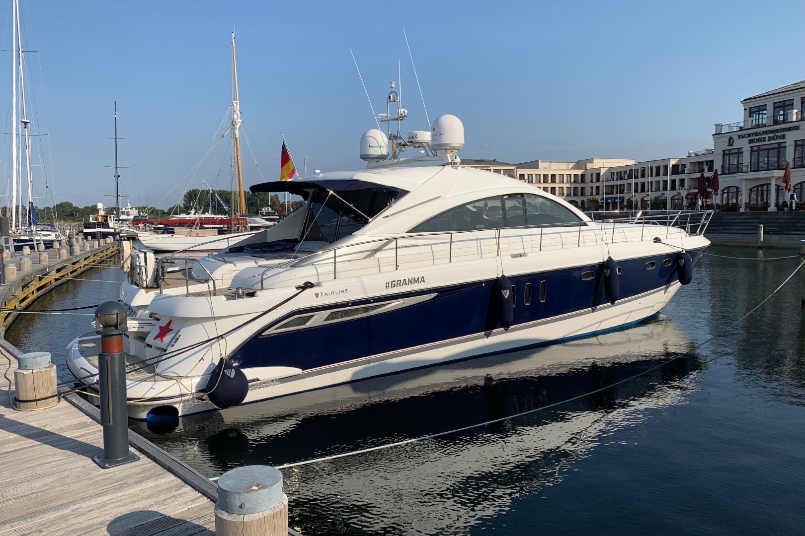 foto: 18 Fairline  Targa 62