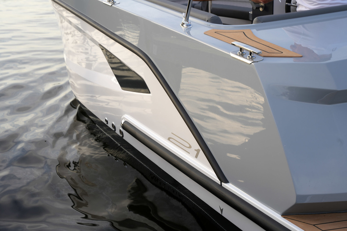 foto: 31 Alfastreet Marine 21 Open Electric