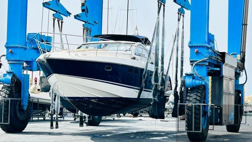 foto: 11 Fairline Targa 44 GT HT uitvoering