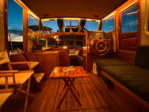 foto: 5 Meeuwkruiser  1100 DB AK GS