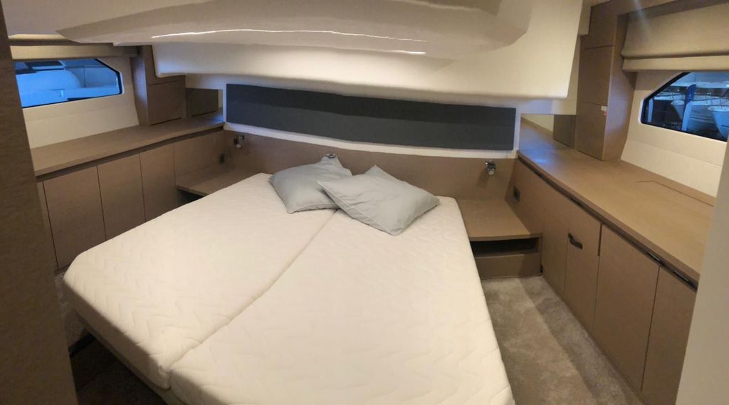 foto: 14 Prestige 420 Fly