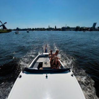 foto: 6 Kajuitsloep 900 Open kuip