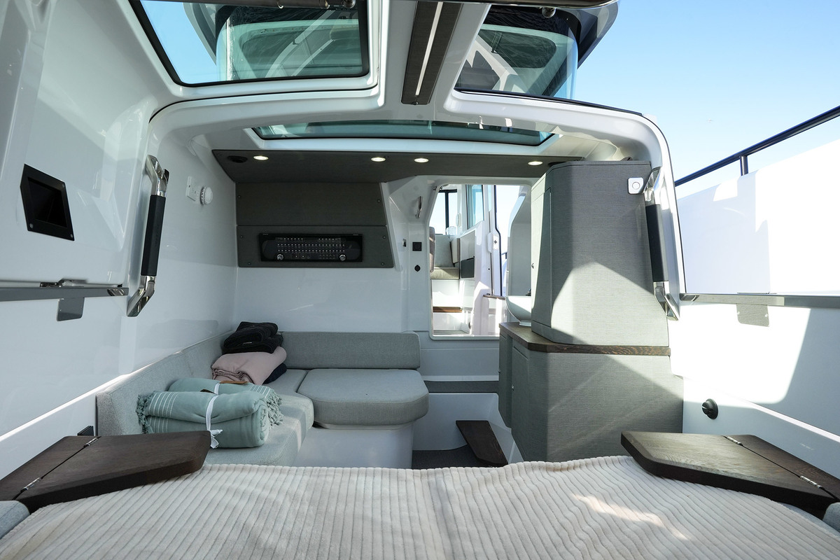 foto: 66 Axopar  37 XC Cross Cabin Mediterrana Edition