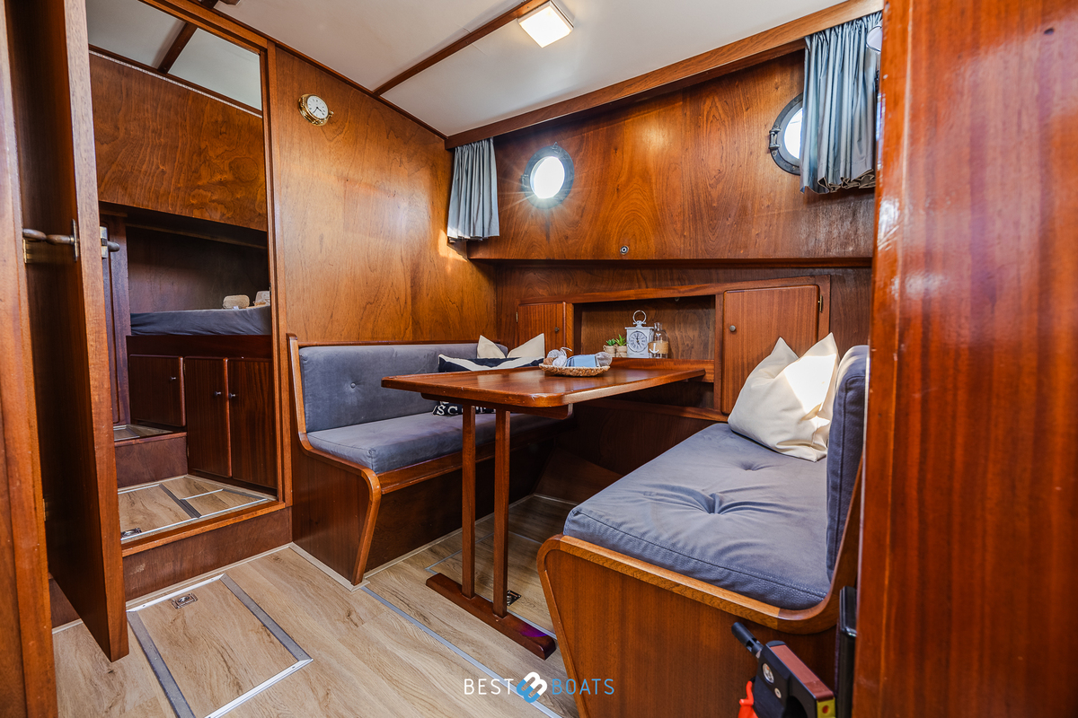 foto: 25 St. Jozef  1050 Salon