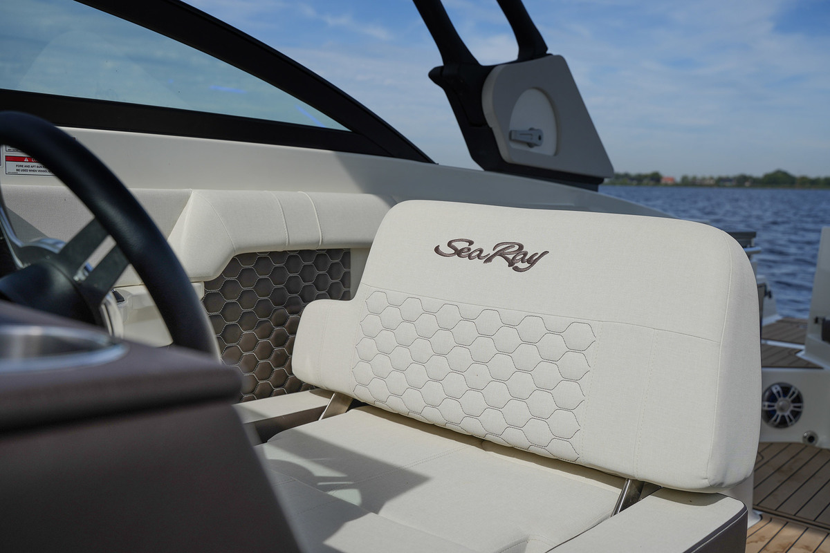 foto: 26 Sea Ray SDX 290 Outboard