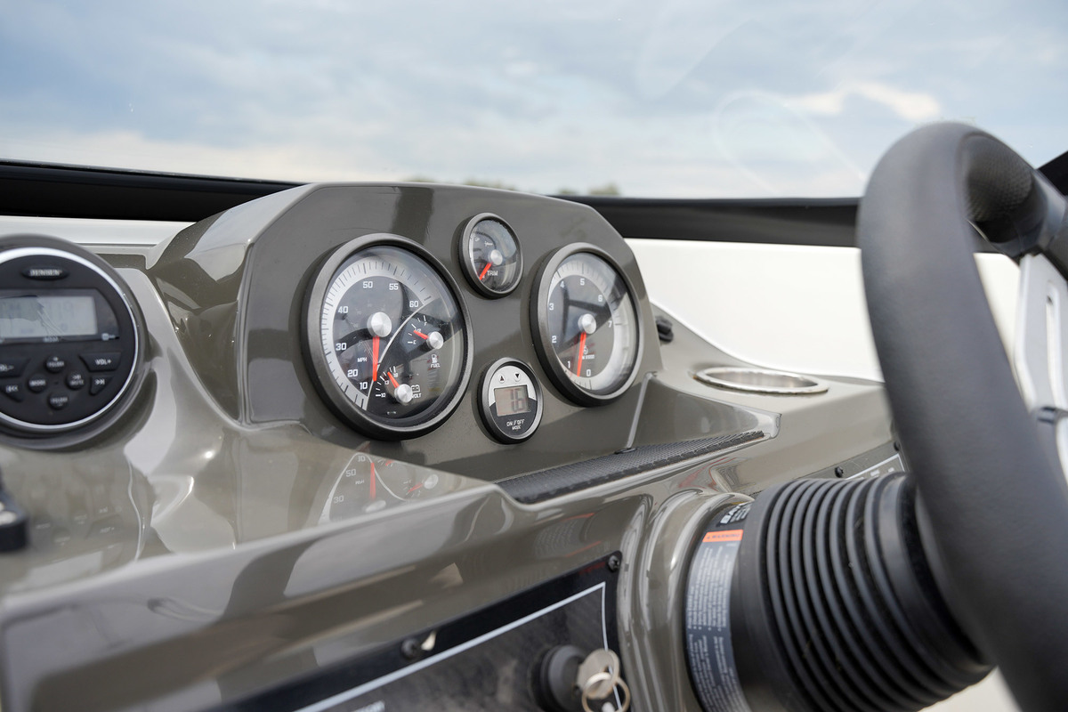 foto: 19 Bayliner VR4