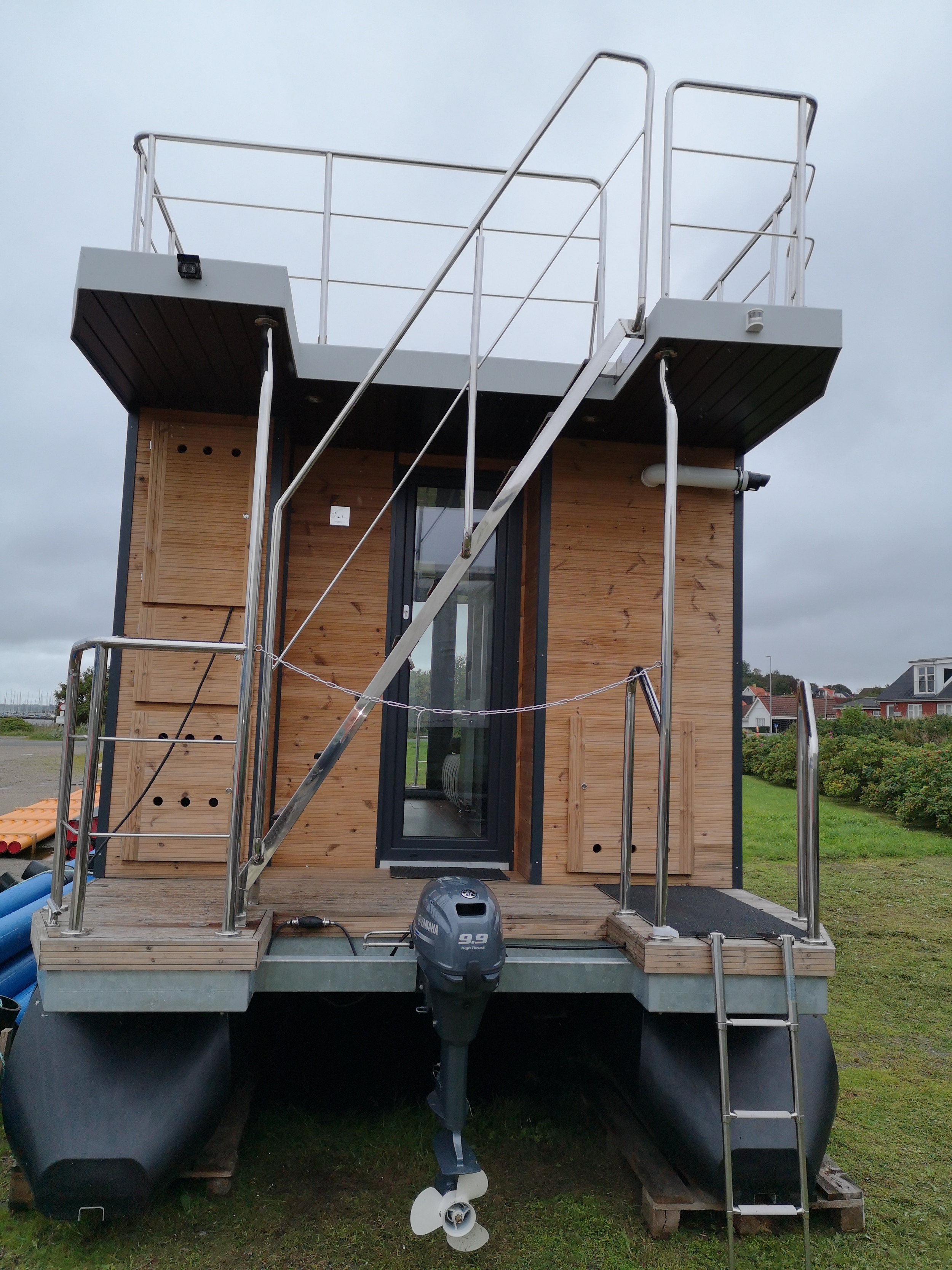 foto: 44 Campi 300 Houseboat