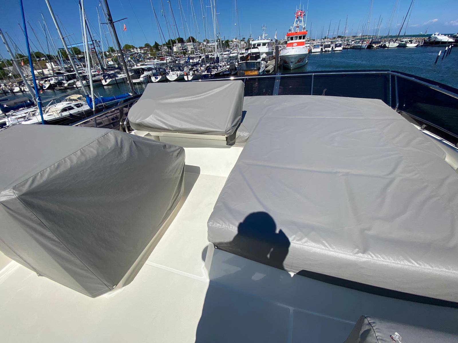 foto: 24 Prestige 590 Flybridge