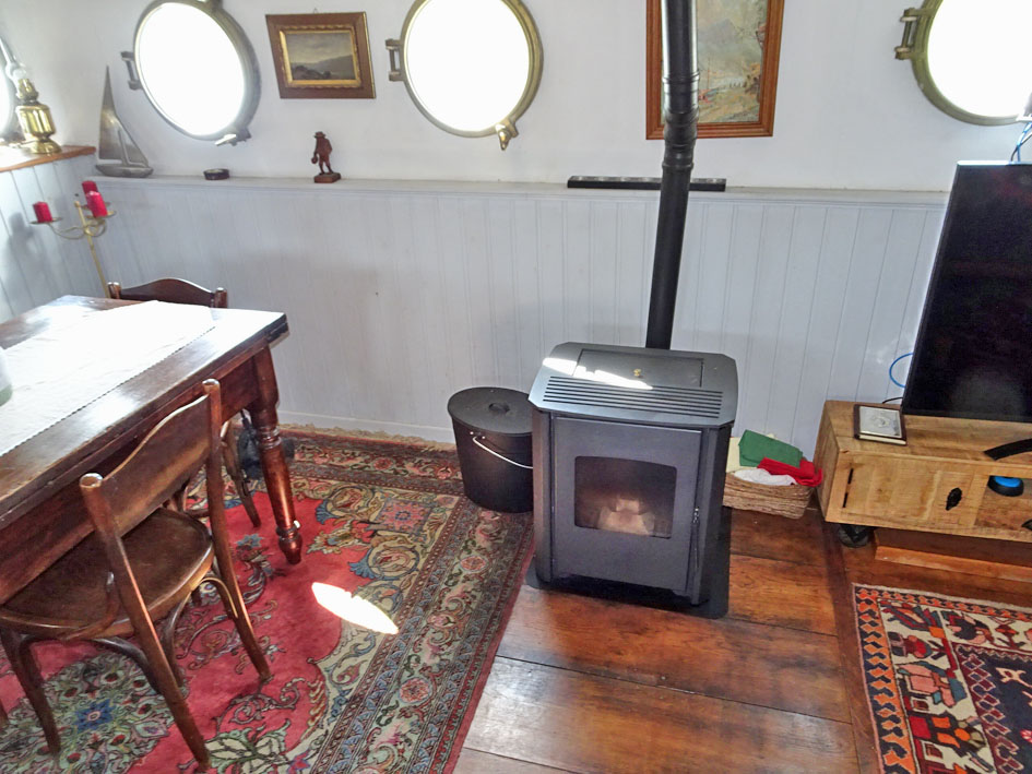 foto: 47 Spits Varend Woonschip 30.53 met UBC