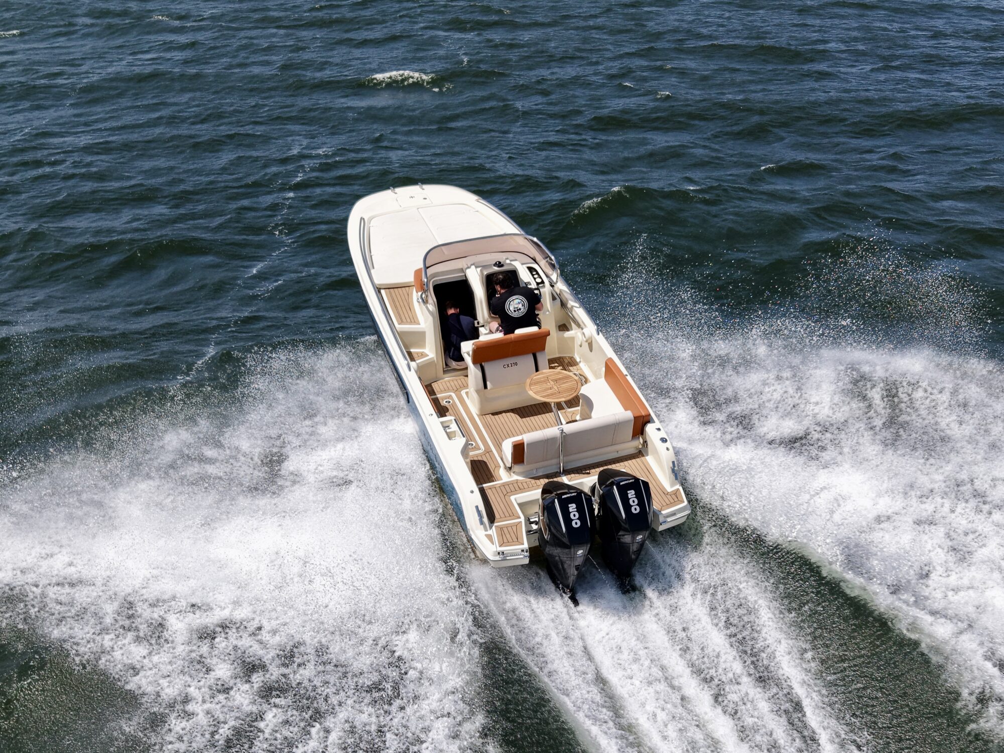 foto: 43 Invictus Invictus 270 CX