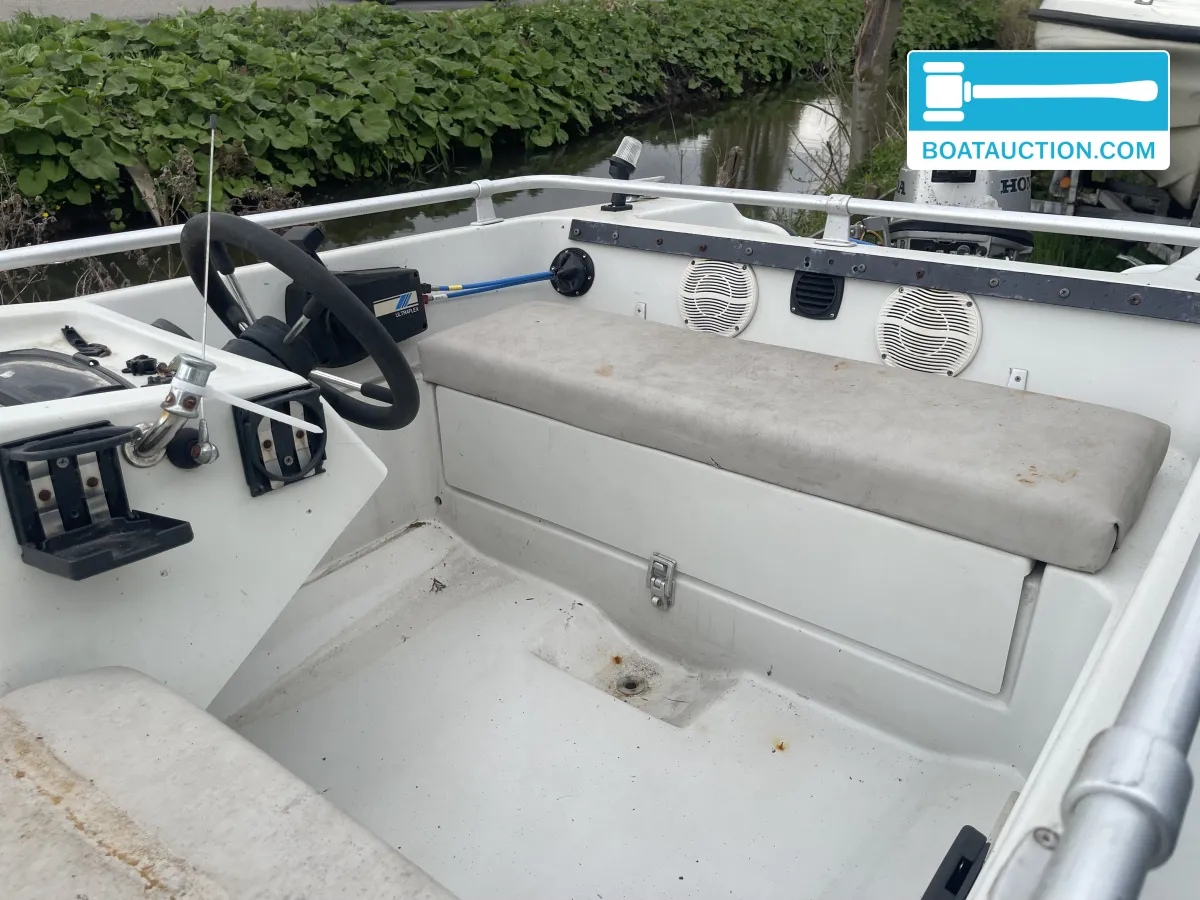 foto: 11 Speedboot 410