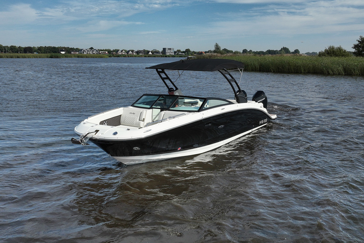 foto: 27 Sea Ray SDX 290 Outboard