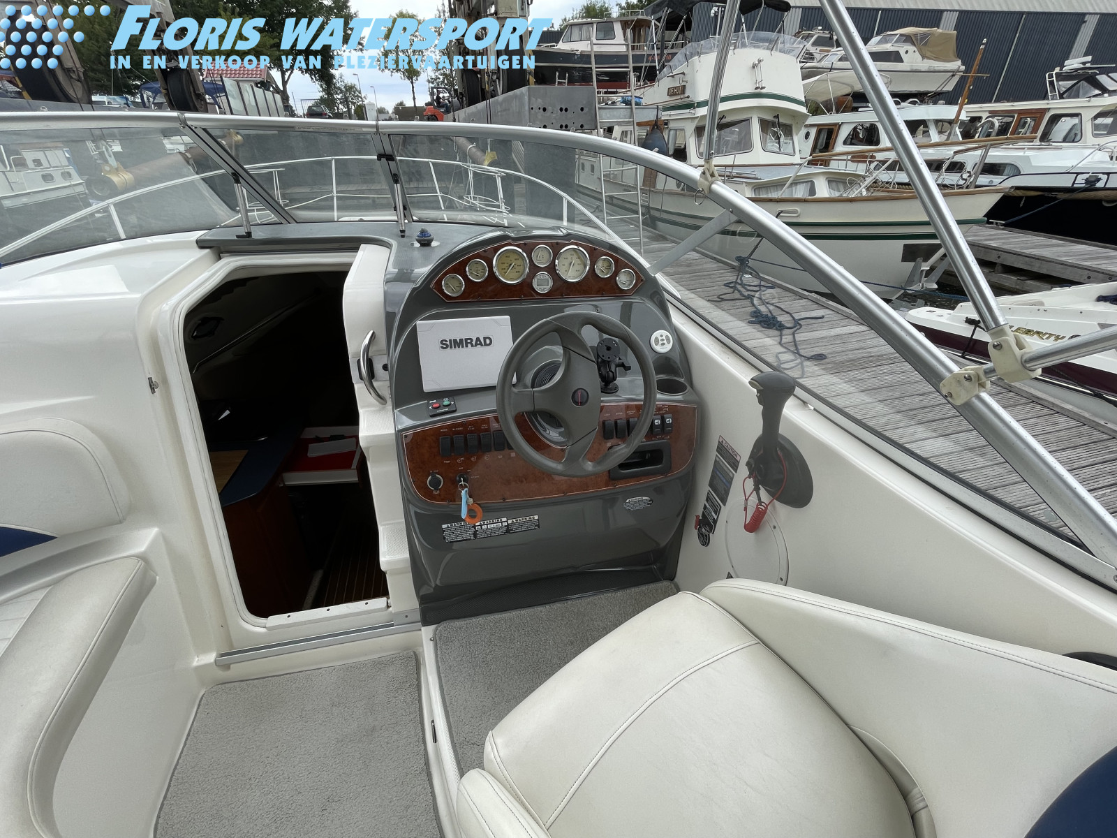 foto: 11 Bayliner  265