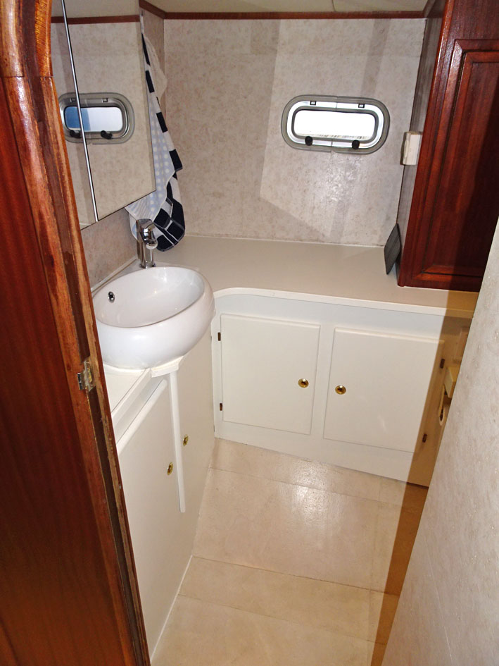 foto: 40 Trawlerjacht 48, zeegaand