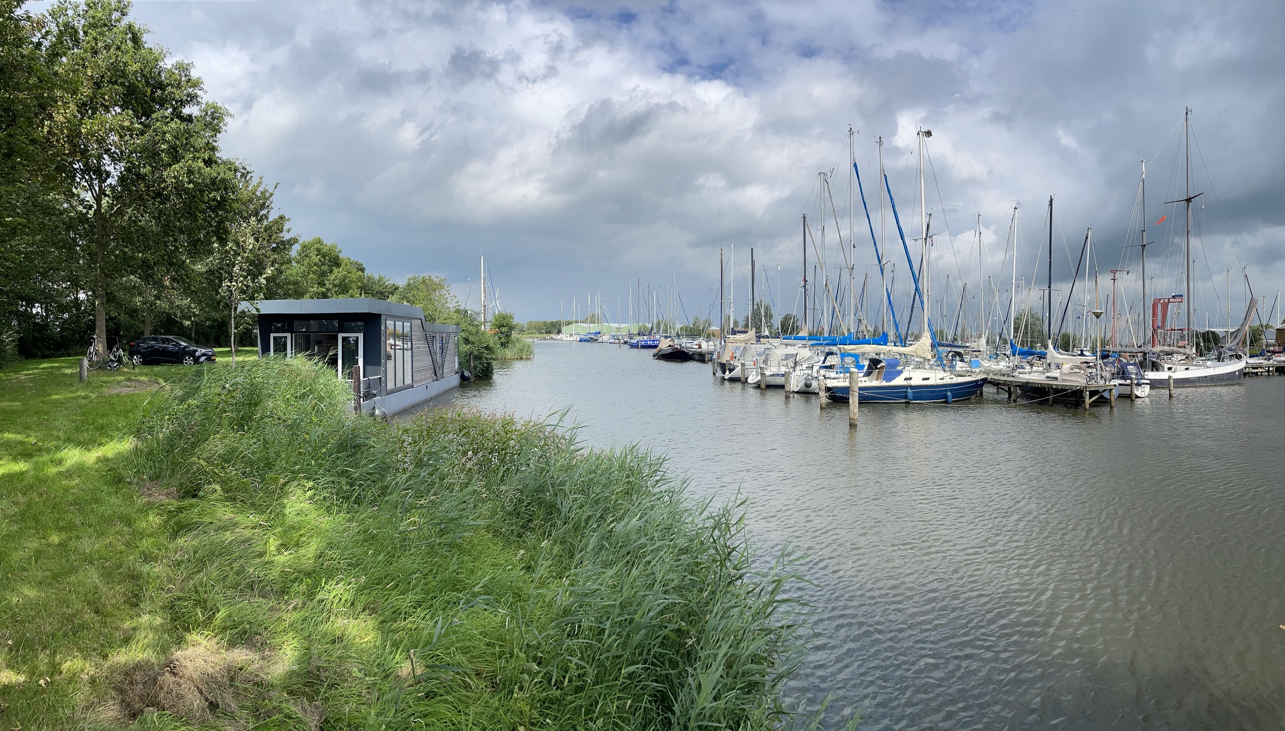 foto: 17 Aquavive Houseboat 1500 Met Vaste Overneembare Ligplaats In Warns