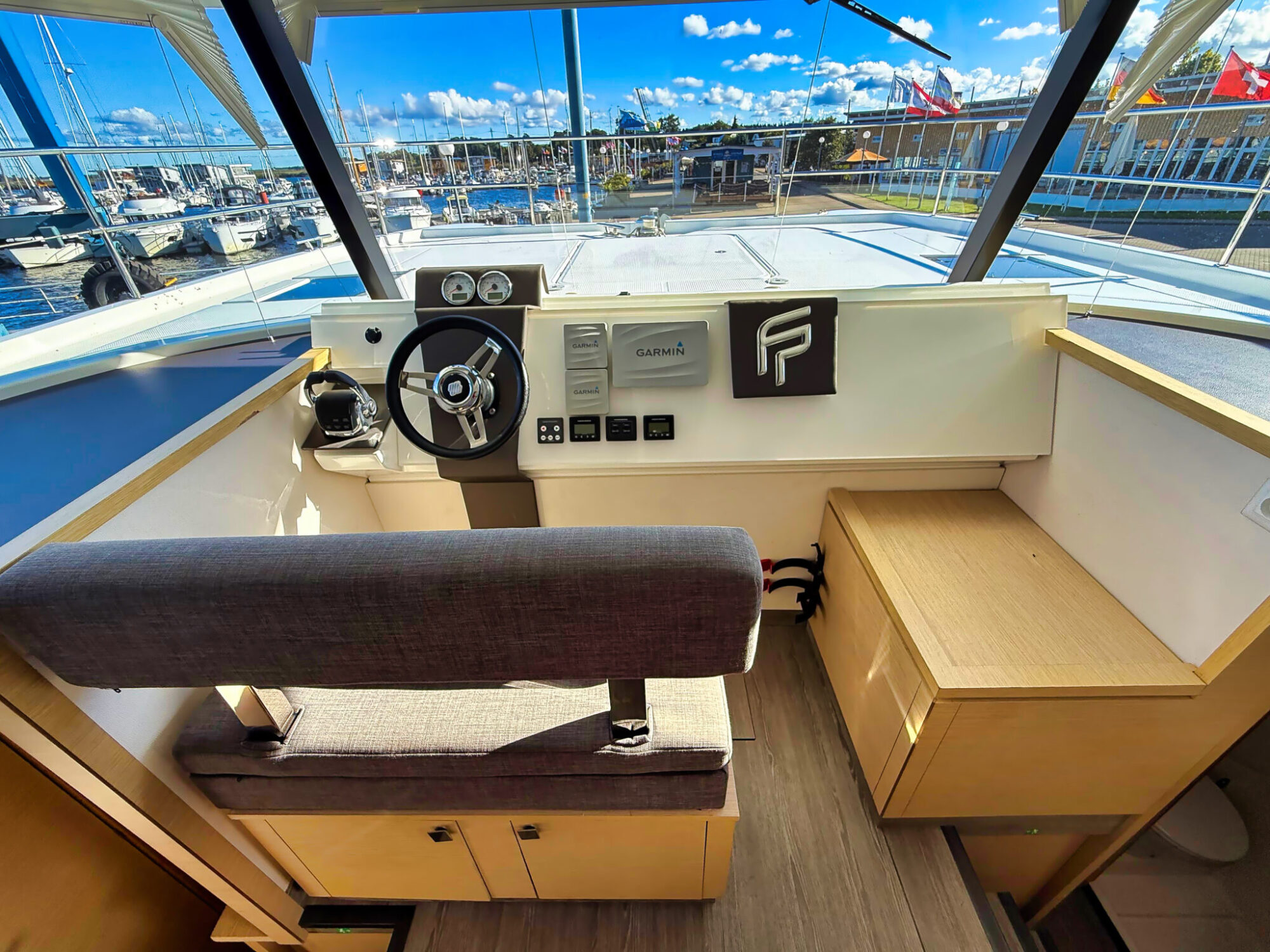 foto: 17 Fountaine Pajot Fountaine Payot Motorcatamaran MY 37